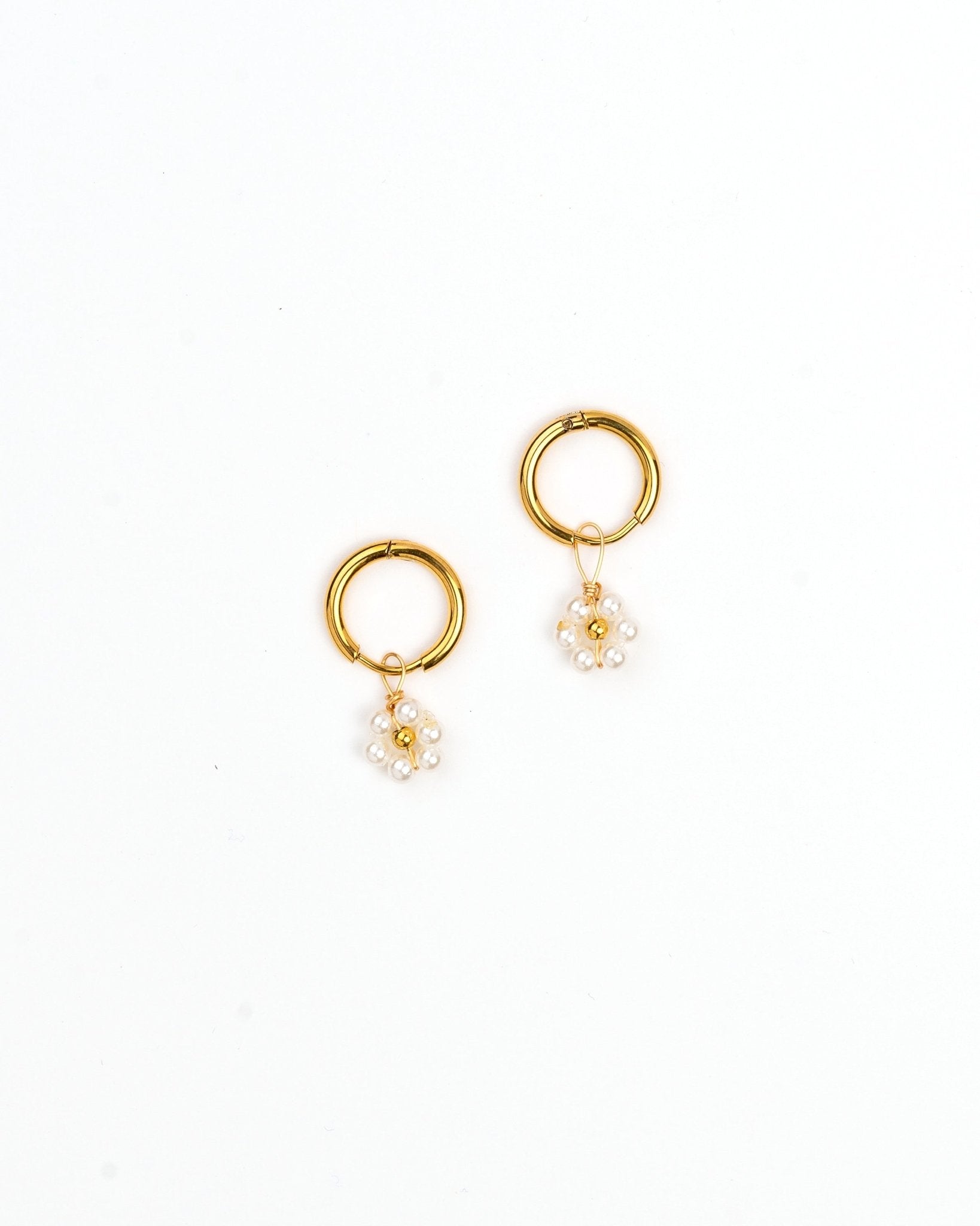 Pendientes - Pendientes pearly flowers - Everyday jewels to inspire | TAGSS